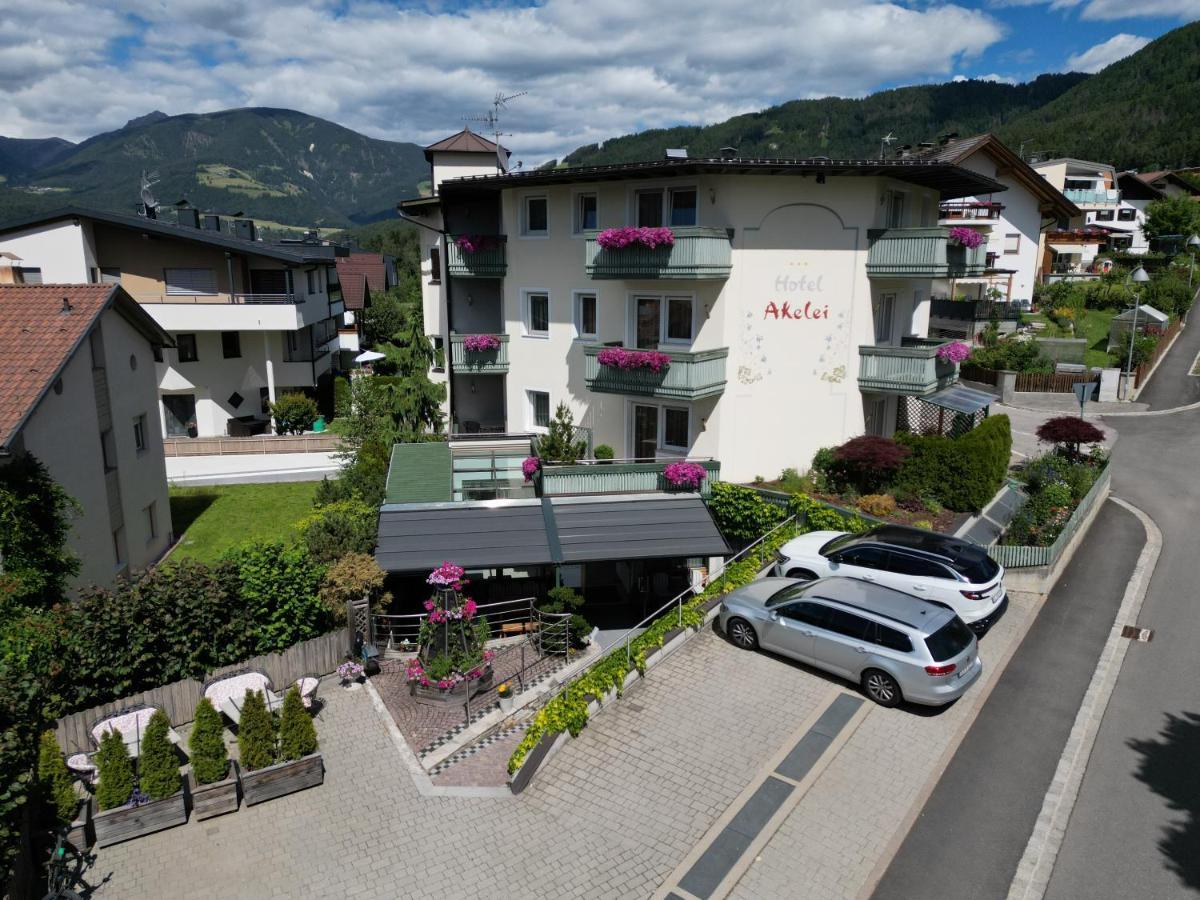 Hotel Akelei Bruneck Exteriör bild